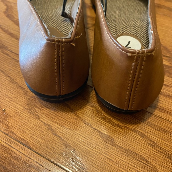 CL LAUNDAY FLATS - Picture 5 of 5